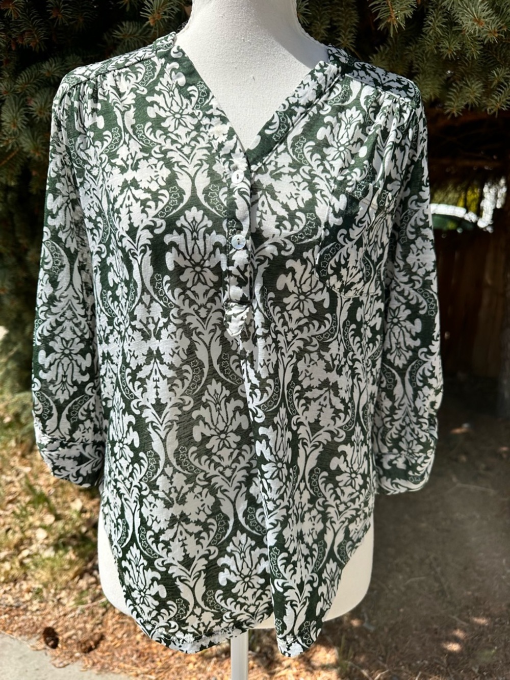 DNA couture Green and White Damask Button-Front Blouse